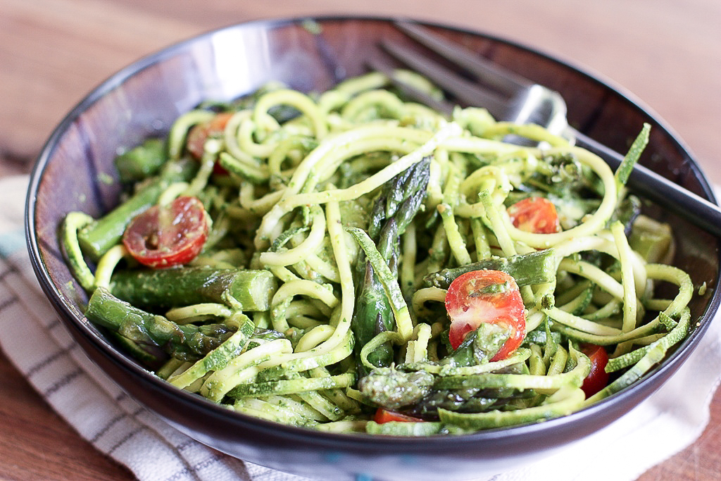 Asparagus and Zucchini Noodles with Creamy Spinach Pesto 