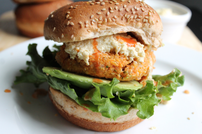 https://karalydon.com/healthy-eating/buffalo-chickpea-quinoa-burgers-with-blue-cheese-dressing/